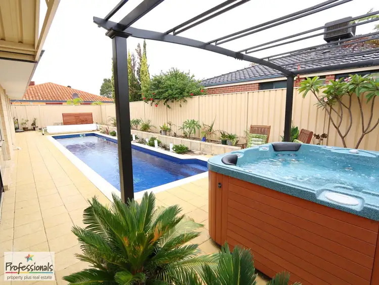 Main view of Homely house listing, 33 Bennett Drive, Canning Vale WA 6155