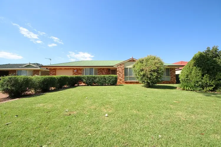 27 Castlereagh Avenue, Dubbo NSW 2830