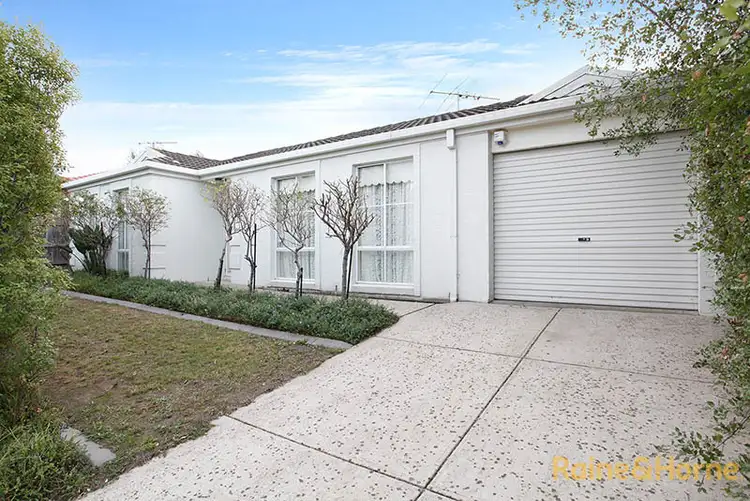 70 Amberly Park Drive, Narre Warren South VIC 3805