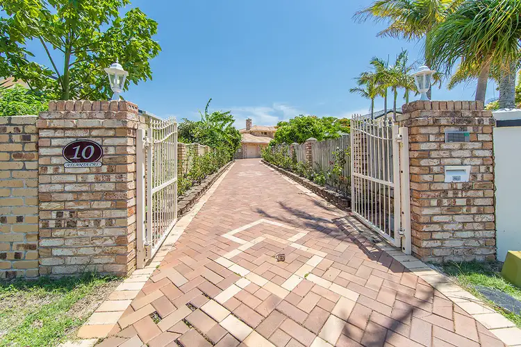 10 Atlanta Court, Newport QLD 4020