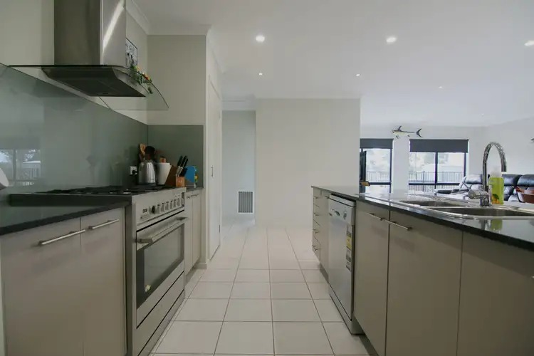 Fourth view of Homely house listing, 6 Selwyn Court, Eastwood VIC 3875