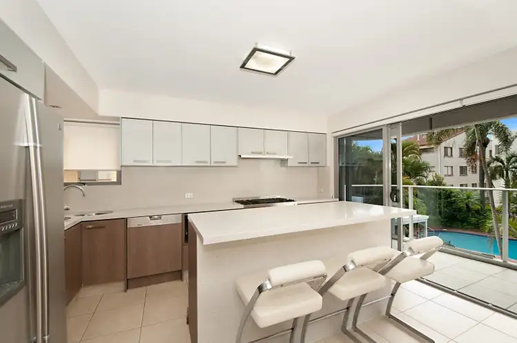 Fifth view of Homely unit listing, 2/7 'Chelsea' Britannia Avenue, Broadbeach QLD 4218