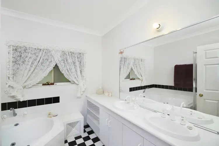 Sixth view of Homely house listing, 2 Keveer Close, Berkeley Vale NSW 2261