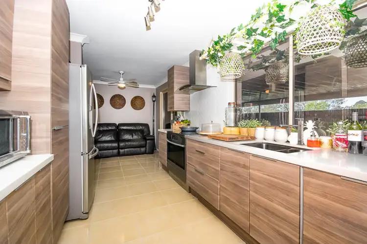 14 Duesbury Cres, Edens Landing QLD 4207