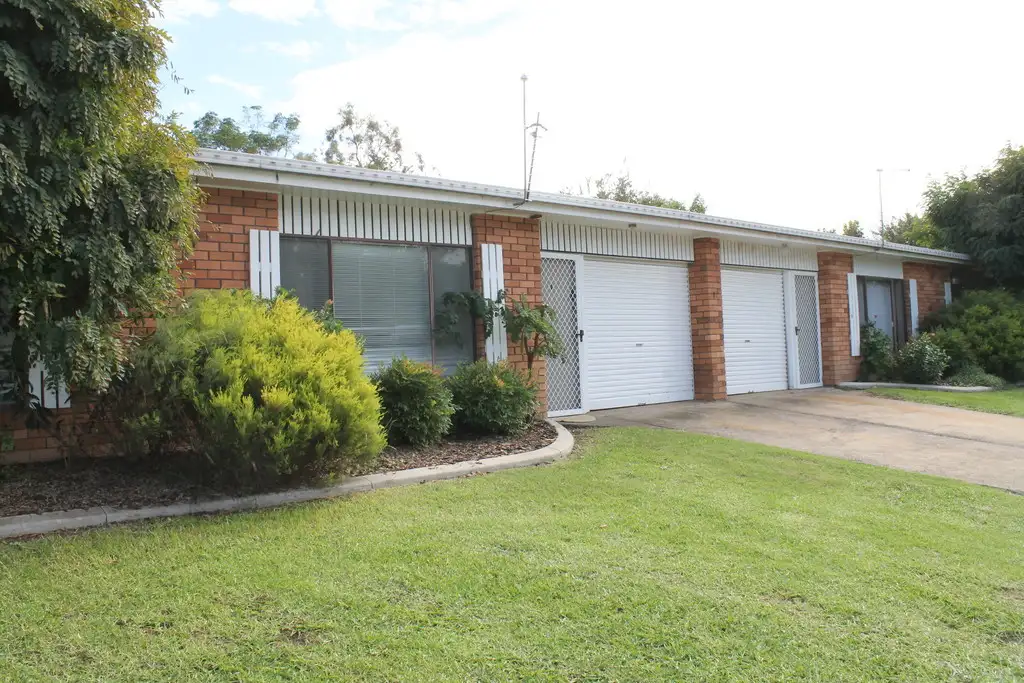 Main view of Homely unit listing, 17 A & B Queens Terrace, Inverell NSW 2360