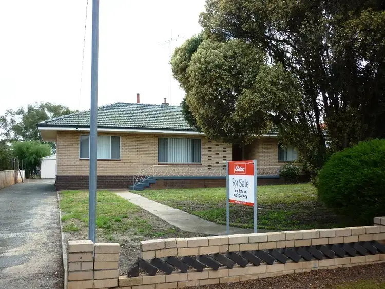 17 Golf Links Road, Katanning WA 6317