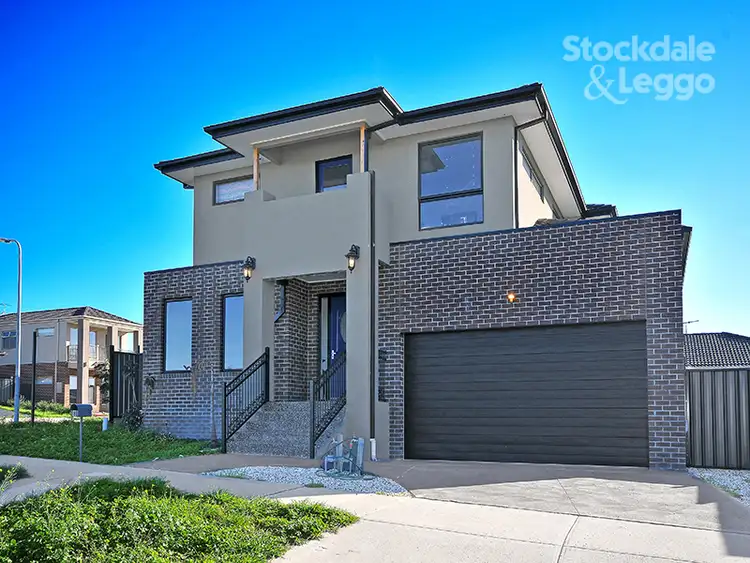 Second view of Homely house listing, 8 Weerona Parkway, Wollert VIC 3750