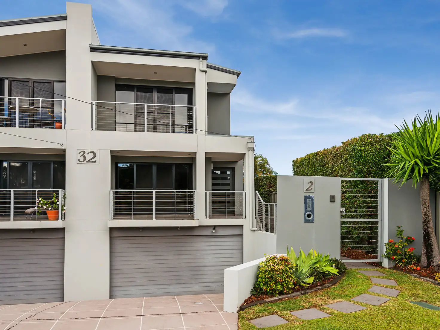 Main view of Homely semi-detached listing, 2/32 Shoveller Avenue, Paradise Point QLD 4216