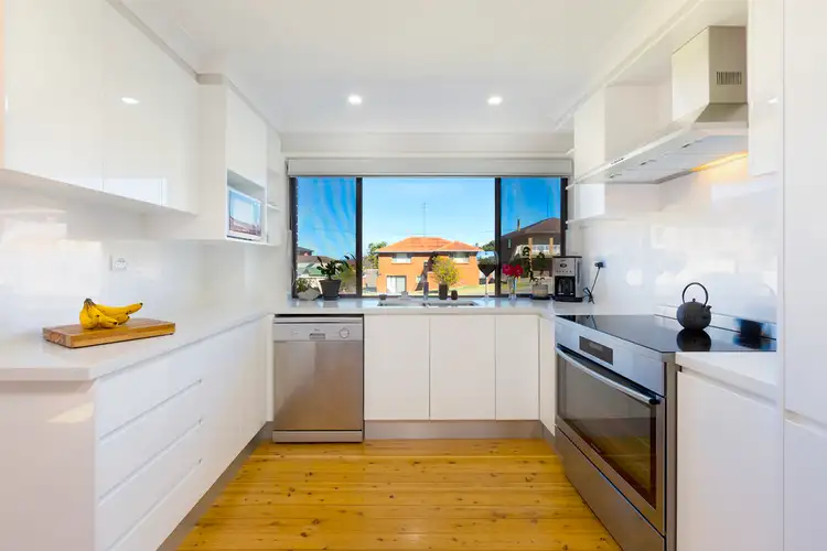 2 Anna Avenue, Warrawong NSW 2502