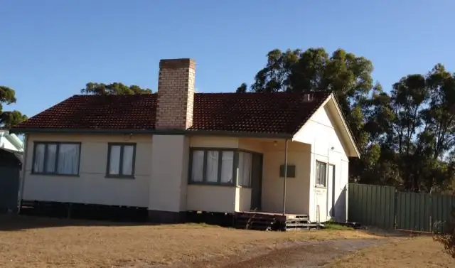 25 House Street, Gnowangerup WA 6335