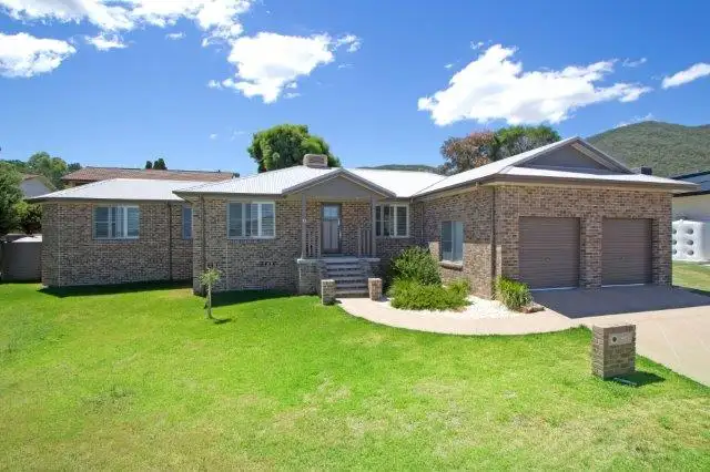 Main view of Homely house listing, 10 Emerald Avenue, Tamworth NSW 2340