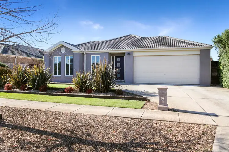 44 Carlyon Close, Melton West VIC 3337