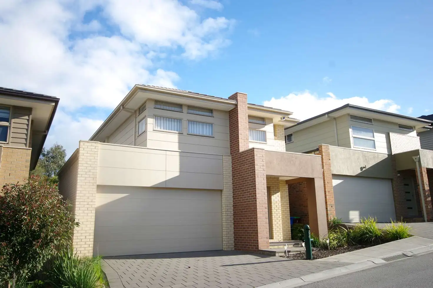 Main view of Homely townhouse listing, 26 Barrier Reef Circuit, Endeavour Hills VIC 3802