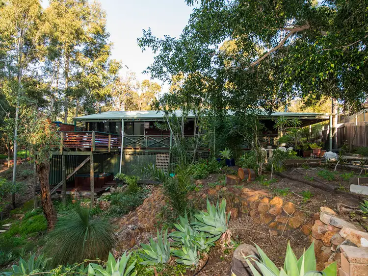 25 Watsonia Road, Gooseberry Hill WA 6076