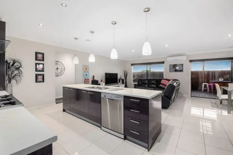 Sixth view of Homely house listing, 17 Wordsworth Court, Drouin VIC 3818