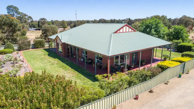 111 Pine Hill Road, Narrandera NSW 2700
