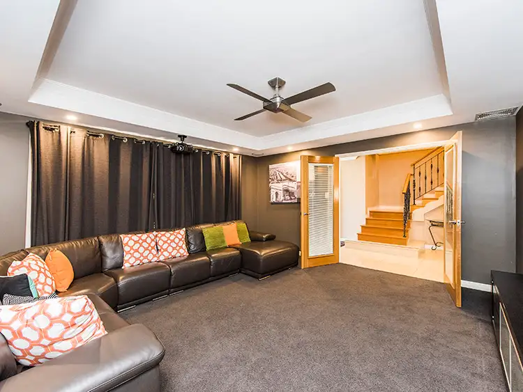 Second view of Homely house listing, 2 Kirkley Court, Success WA 6164