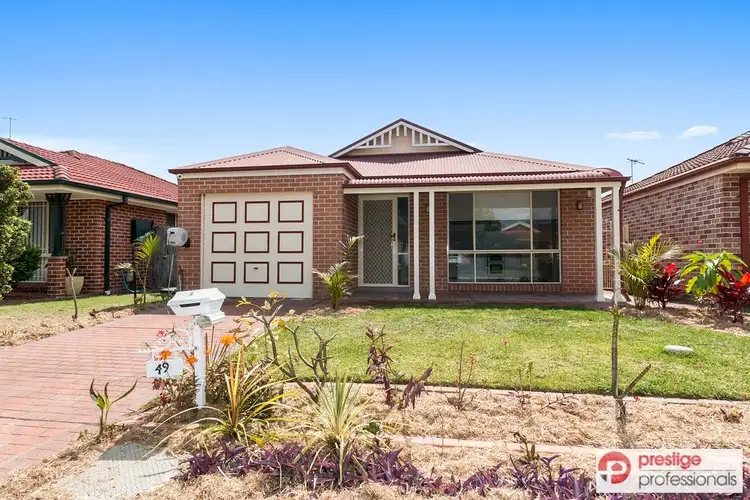 49 Wombeyan Court, Wattle Grove NSW 2173