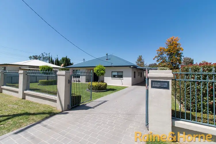 32 Ellengerah Street, Narromine NSW 2821