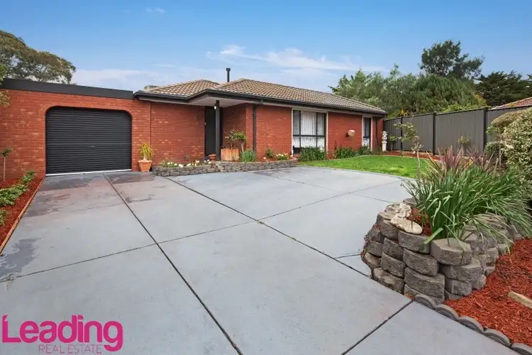 Second view of Homely house listing, 5 Denison Court, Sunbury VIC 3429