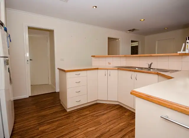 Fifth view of Homely house listing, 10 Indigo Close, Wodonga VIC 3690