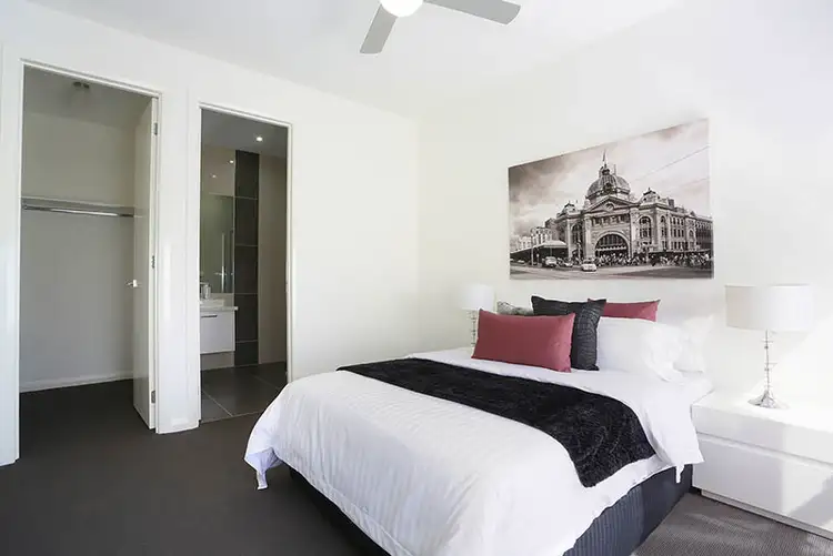 Sixth view of Homely house listing, 2 Roslyn Street, Strathmore VIC 3041