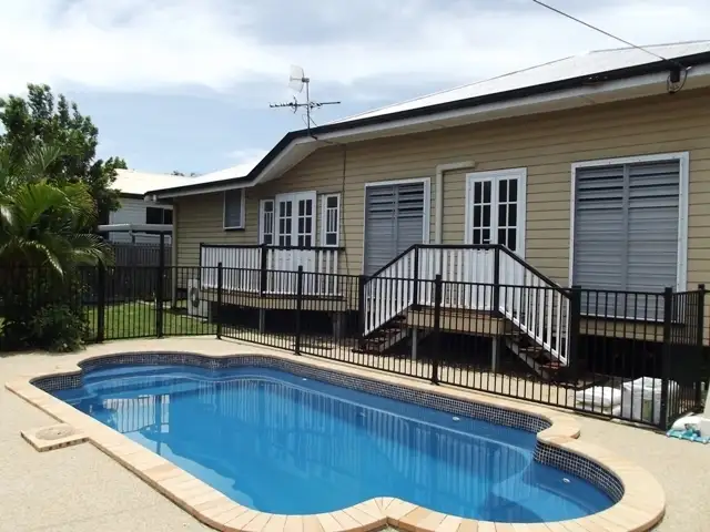 5 Halloran Street, Hermit Park QLD 4812