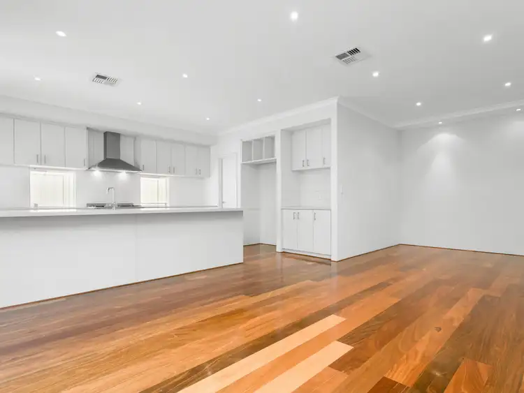 Sixth view of Homely house listing, 7 KINSALE PARKWAY, Canning Vale WA 6155