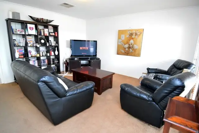 Fifth view of Homely house listing, 6 Yeovil Court, Echuca VIC 3564