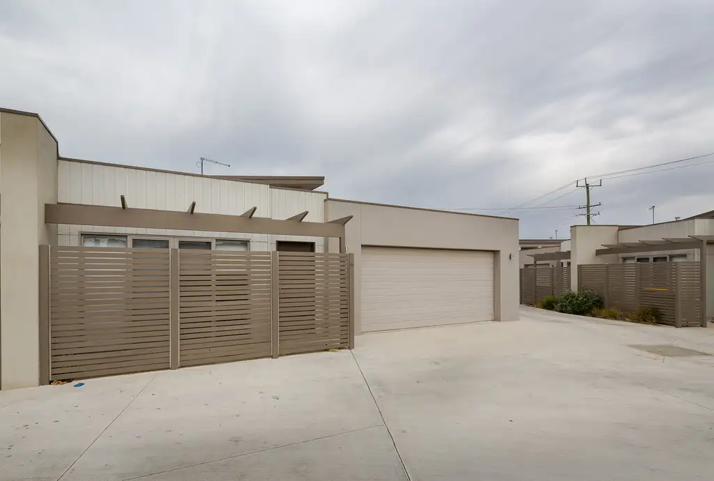 Main view of Homely house listing, 10 Latitude Court, Ballarat East VIC 3350