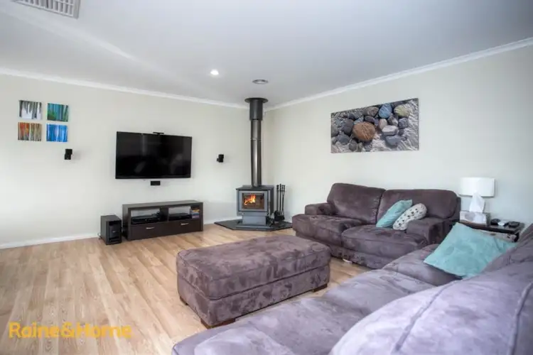 Third view of Homely house listing, 6 Ash Court, Sunbury VIC 3429