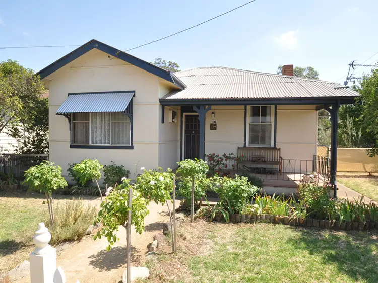 26 Elizabeth Street, Junee NSW 2663