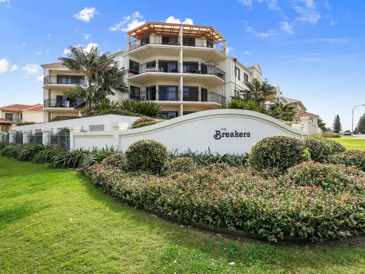 2-4 18 Pacific Parade, Yamba NSW 2464
