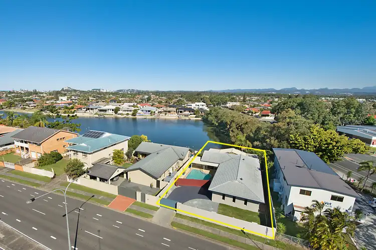 84 Markeri Street, Mermaid Waters QLD 4218