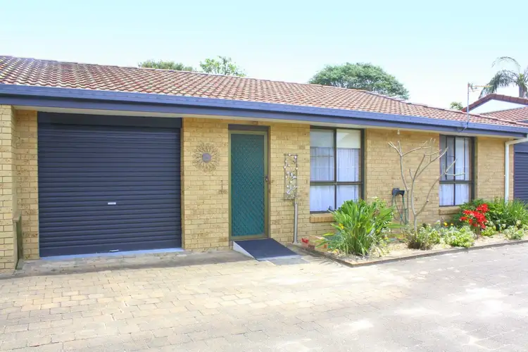 2/5 Telopea Avenue, Yamba NSW 2464