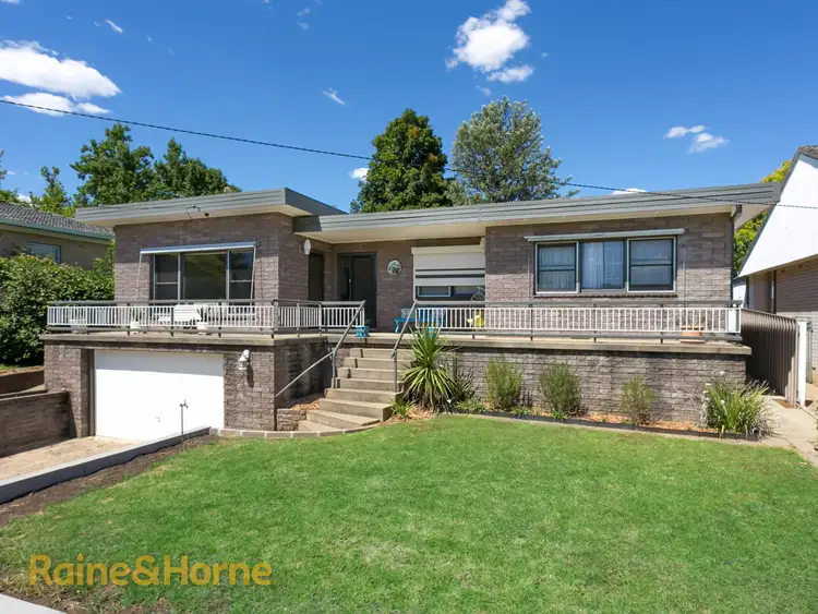 26 White Avenue, Kooringal NSW 2650