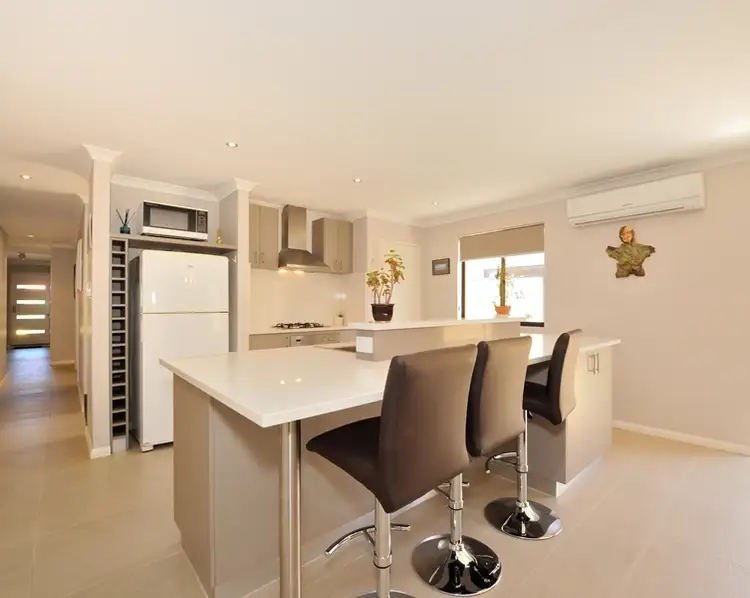 Fourth view of Homely house listing, 10 Larrimah Bend, Baldivis WA 6171
