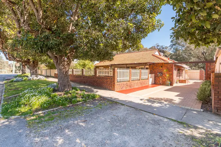 3 Chatham Road, Woodbridge WA 6056