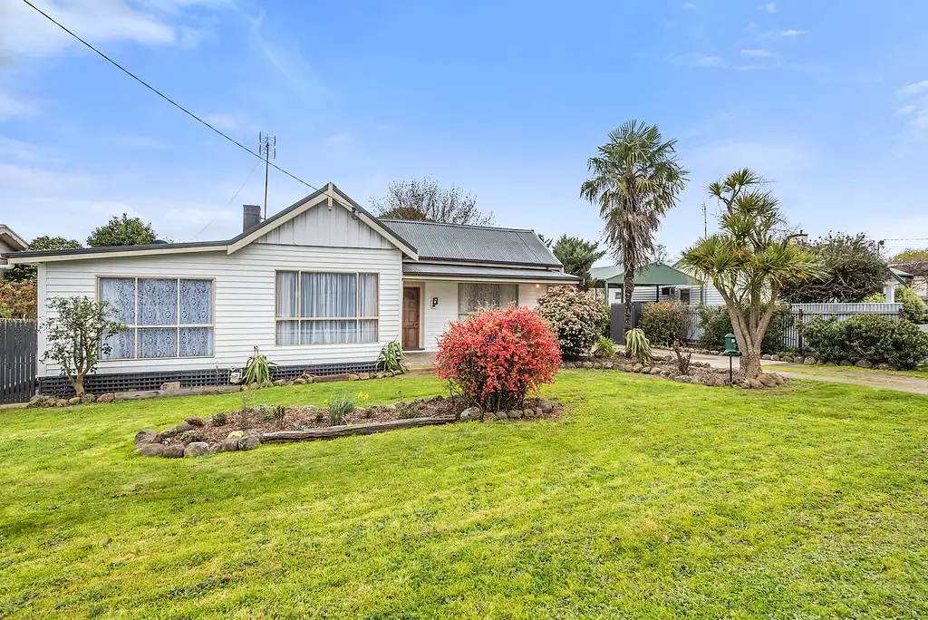 Main view of Homely house listing, 10 Mitchell Street, Kyneton VIC 3444