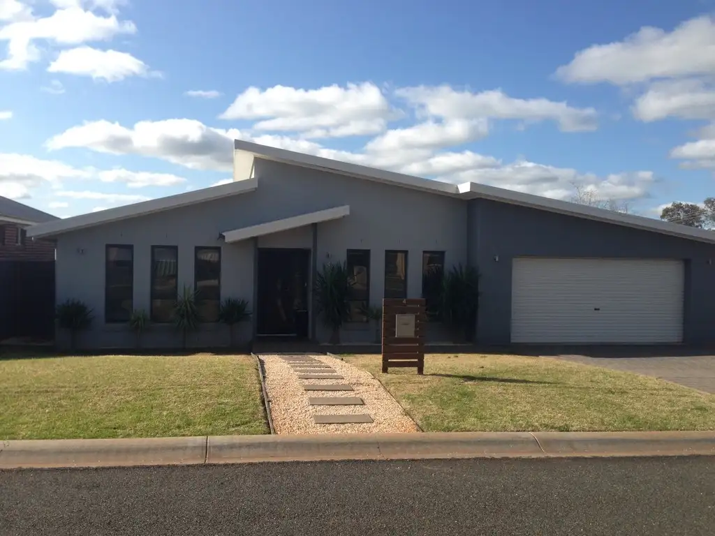 Main view of Homely house listing, 4 Kavanagh Circuit, Temora NSW 2666
