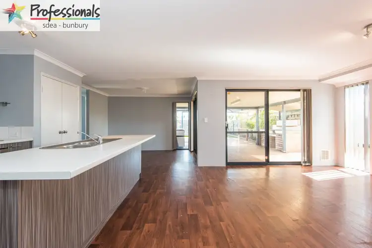 Seventh view of Homely house listing, 118 Macquarie Drive, Australind WA 6233