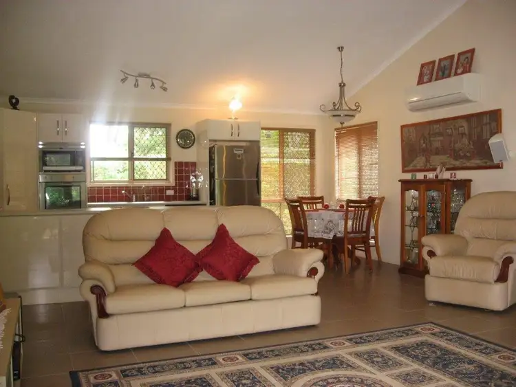 37 KARDINIA  STREET, Macleay Island QLD 4184