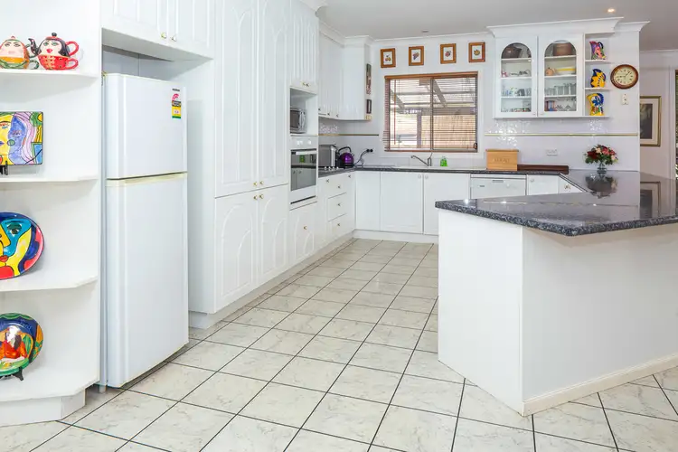 35 Karoola Crescent, Surfside NSW 2536