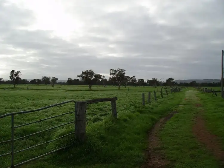 128 Leitch Road, Wokalup WA 6221