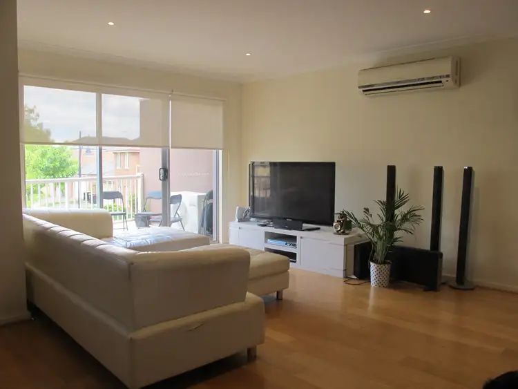Fifth view of Homely house listing, 8 Kai Close, Caroline Springs VIC 3023