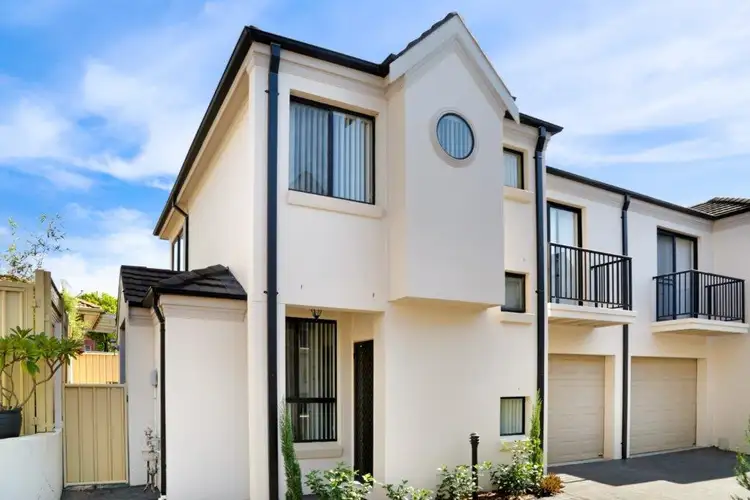 Main view of Homely townhouse listing, 5/44 Rowland Avenue, Wollongong NSW 2500