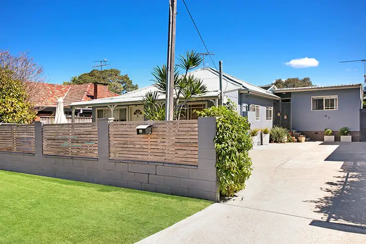 24 Collins Street, North Narrabeen NSW 2101