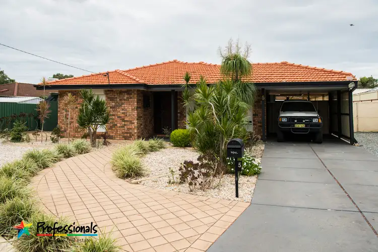 5 Pine Crt, Kelmscott WA 6111