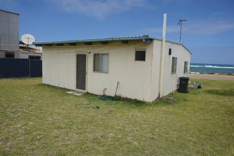 Fourth view of Homely house listing, 4 / 6 GLANCE COVE, Horrocks WA 6535