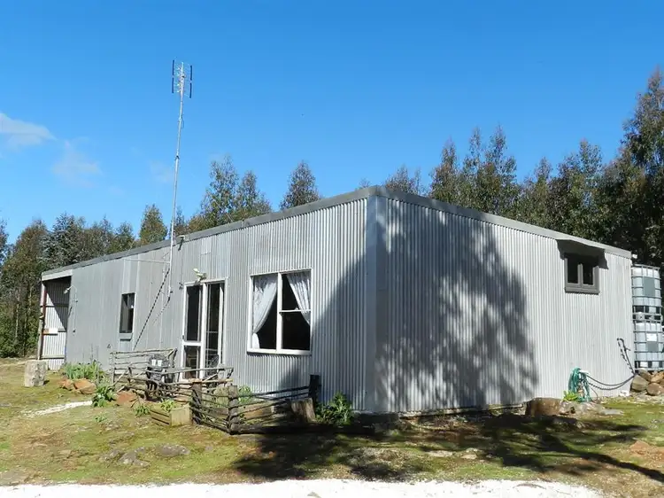 2035 Oldina Road, Yolla TAS 7325